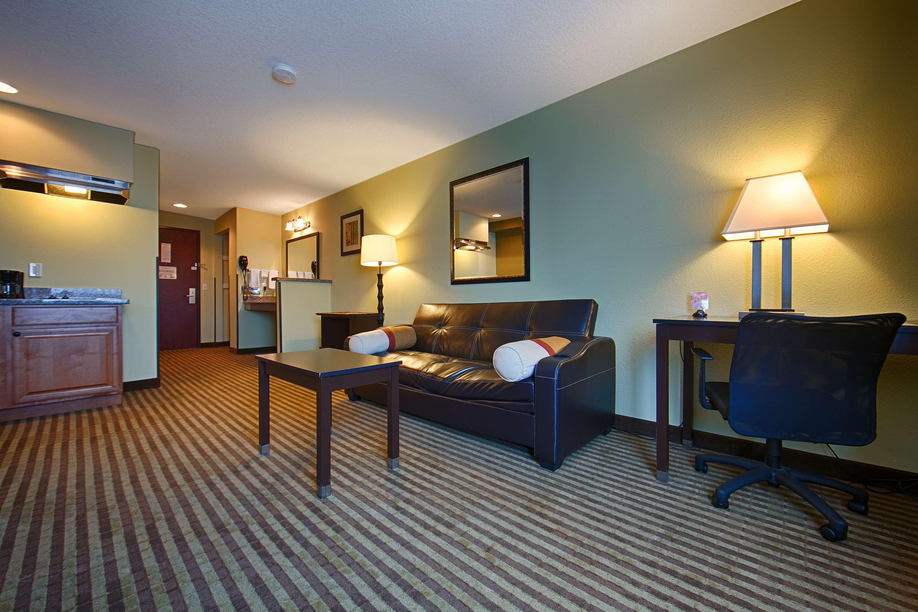 Western Rama Hotel 2*