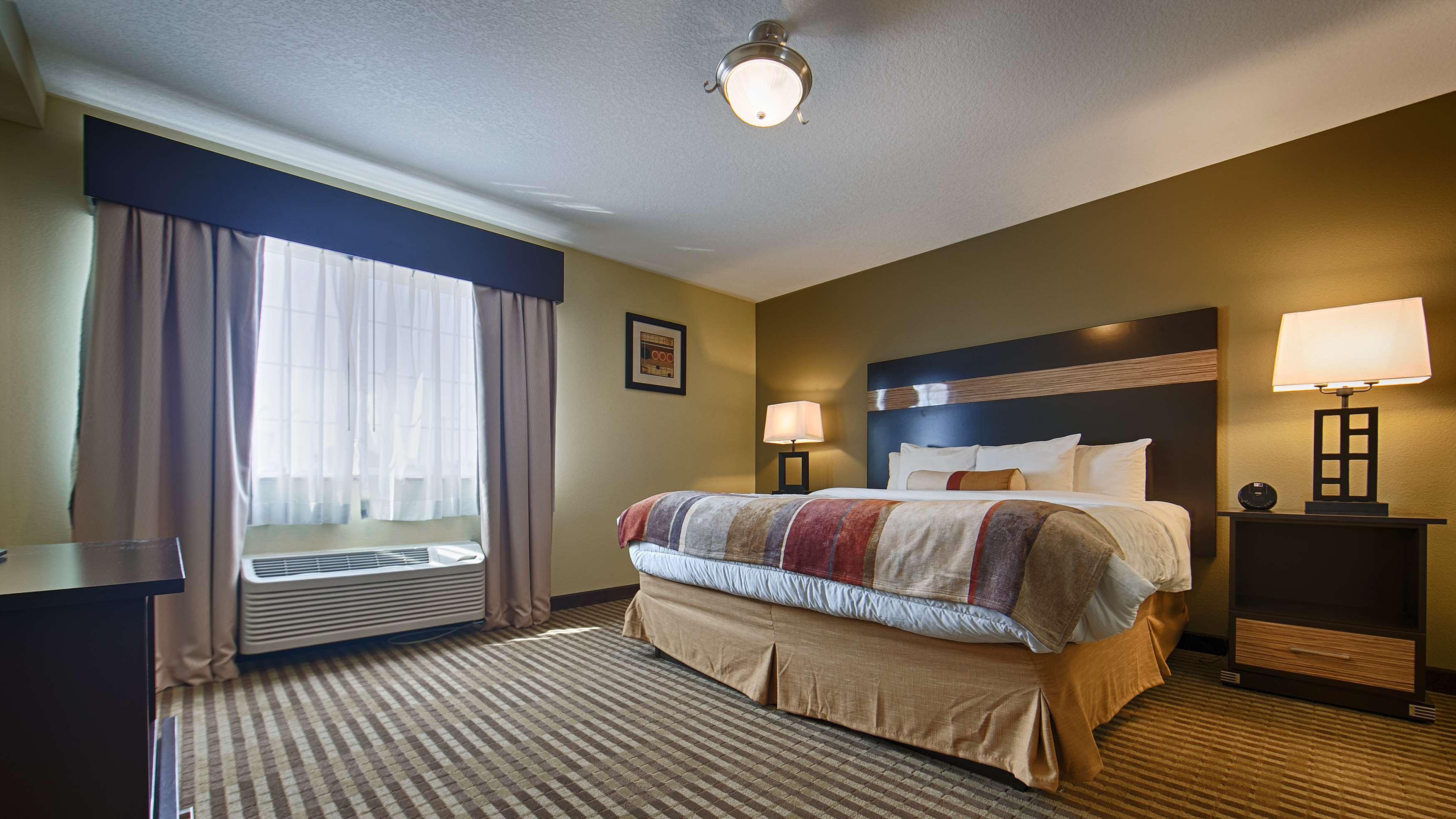 Western Rama Hotel 2*